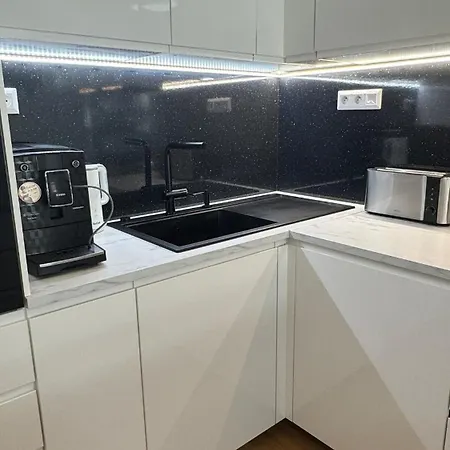 Prestige - Next To Ice Arena, Private Parking Apartamento *