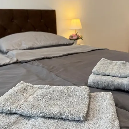 Prestige - Next To Ice Arena, Private Parking Apartamento