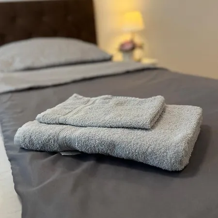 Prestige - Next To Ice Arena, Private Parking Apartment Bratislava