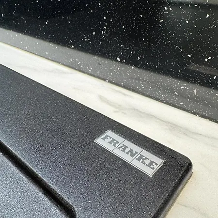 Apartamento Prestige - Next To Ice Arena, Private Parking Bratislava