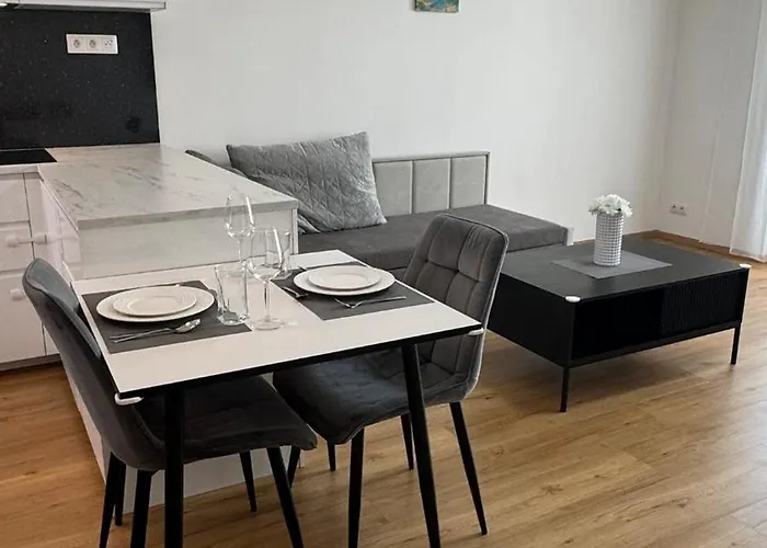 Prestige - Next To Ice Arena, Private Parking Apartmán *