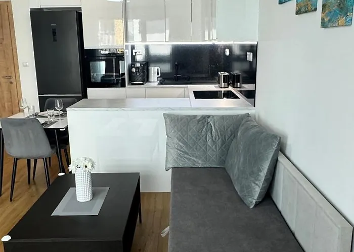 Prestige - Next To Ice Arena, Private Parking *