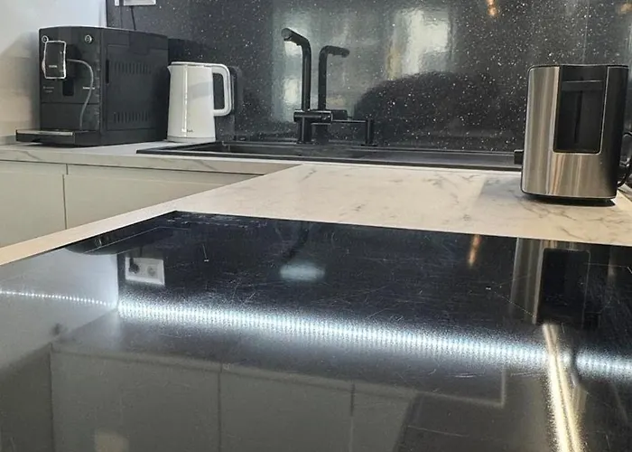 Prestige - Next To Ice Arena, Private Parking Apartmán