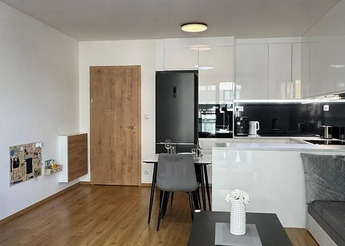 Prestige - Next To Ice Arena, Private Parking *