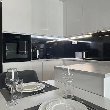 Prestige - Next To Ice Arena, Private Parking * Bratislava