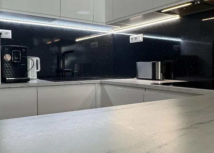 Prestige - Next To Ice Arena, Private Parking Μπρατισλάβα