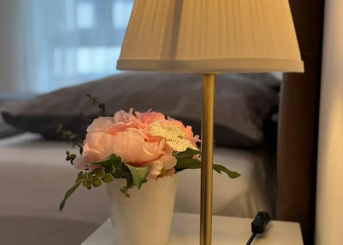 Lägenhet Prestige - Next To Ice Arena, Private Parking *